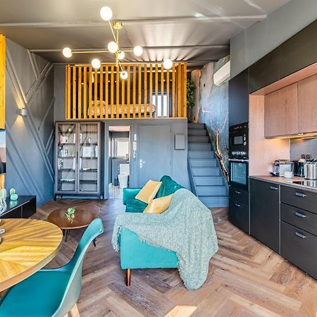 Loft En Ville - Duplex Terrasse Coeur Historique Avec Vue Degagee & Parking Souterrain Offert La Ciotat Exterior photo